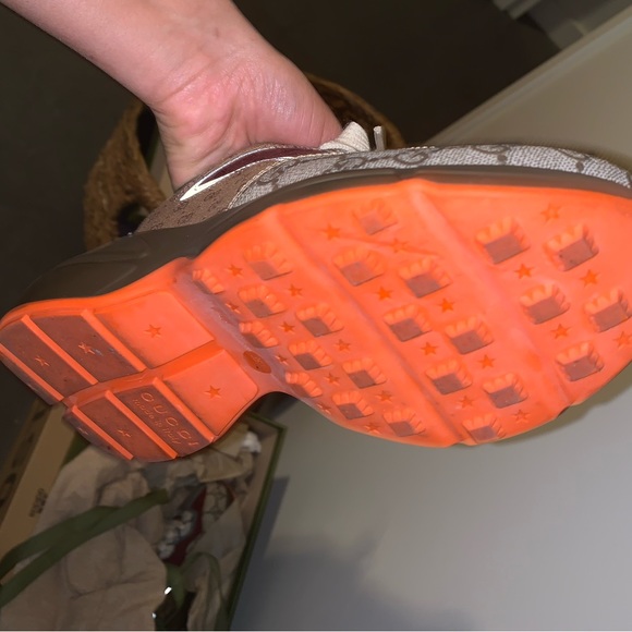 Brand new worn one time for a hour too small - Picture 5 of 5